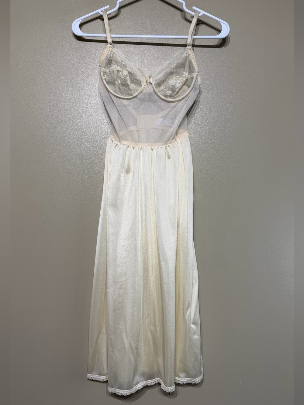 Vintage 70’s Olga Butter Yellow Lace Wire Bra Nightgown Slip Dress